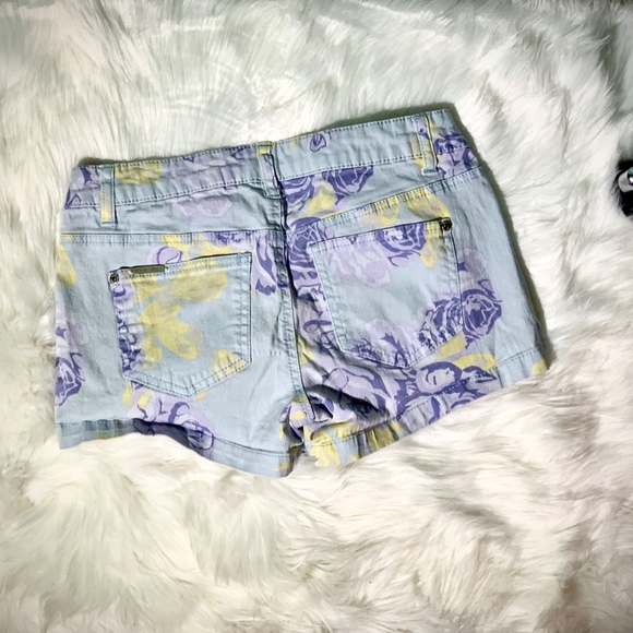 Purple Rose Printed Shorts - Picture 3 of 3